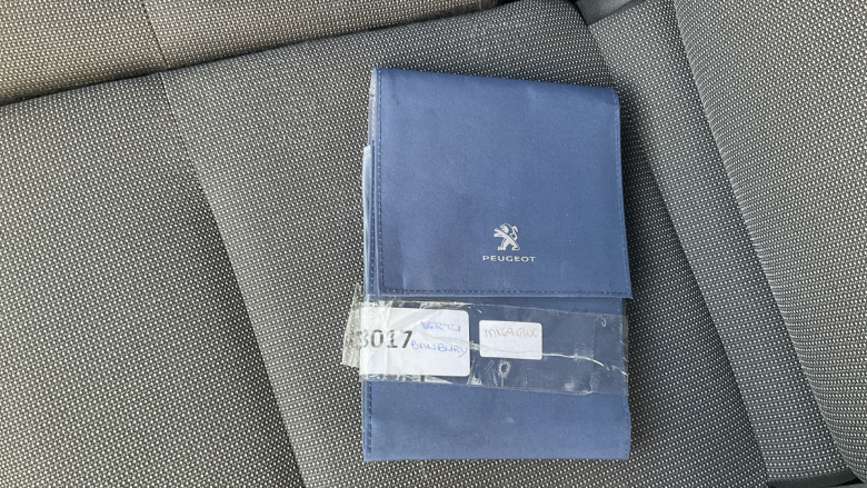 Peugeot Partner Standard Diesel 1000 1.5 BlueHDi 100 Professional Van